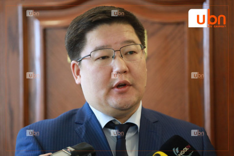Д.Мөнх-Эрдэнэ: Төрөөс 74 төрлийн зөвшөөрлийг хүчингүй болгосон ч бүртгэл нэрээр эргэн сэргээж, ААН-үүдэд хүндрэл учруулж байна