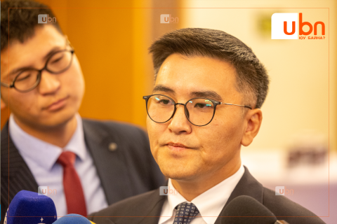 “ЗГ-т хамтрах санал ирвэл АН-аас уучлалт гуй, ардчилсан хотоос Х.Нямбаатарыг канондсон хувилбаруудынх нь хамт авч хая гэх мэт шаардлагуудыг тавих ёстой“