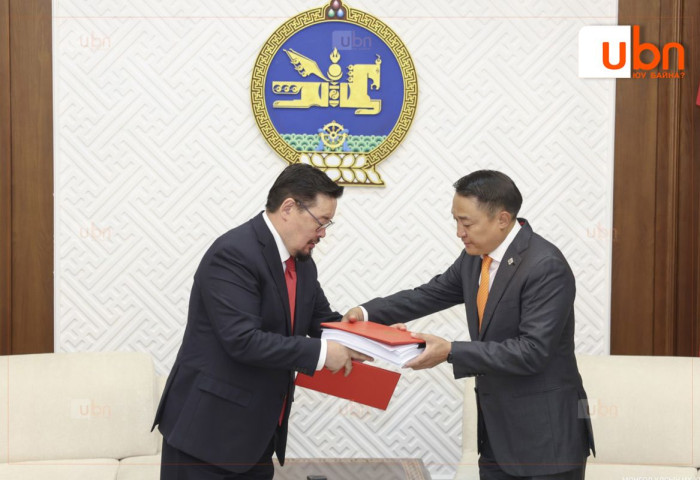 Монгол Улсын 2026 оны төсвийн тухай хуулийн төслийг өргөн барилаа