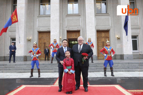 УИХ-ын дарга Д.Амарбаясгалан Шинэ Зеланд Улсын Парламентын Төлөөлөгчдийн танхимын дарга Жерард Браунли-г хүндэтгэн угтан авлаа