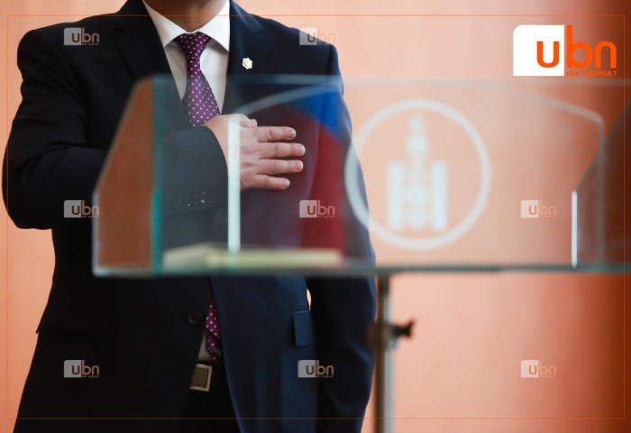 2025 онд төрийн албан хаагчдын тоо 231 мянга орчим байсныг 218 мянга болгож цомхотголоо