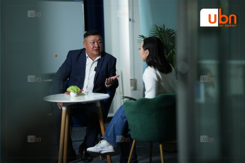 С.Батбаатар: ЗГ-аас гарах асуудал огт яригдаагүй. Б.Батбаатар намын дарга болсны дараа ах, эгч, дүү нар нь намын удирдлага, хяналтын шатанд ажиллах болсон