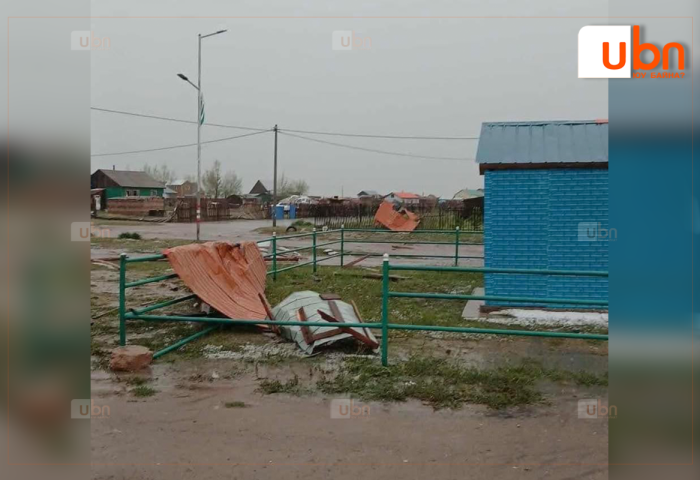Дорнод аймагт нөөлөг салхины улмаас барилгуудын дээвэр, айлуудын гэр нурсан байна
