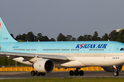 “Өнгөрсөн жил “Korean Air” компанийн үйлчлэгч надад хоёр хүний үлдээсэн усыг нийлүүлээд, нэг ёсны “шавхруу“ өгсөн“