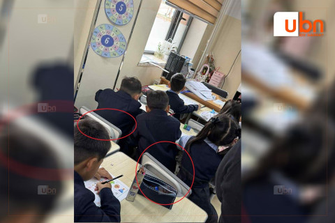 ФОТО: 171 сургуульд анги дүүргэлт хэтэрч, 2 сандал дээр 3 хүүхэд хувааж сууж байна