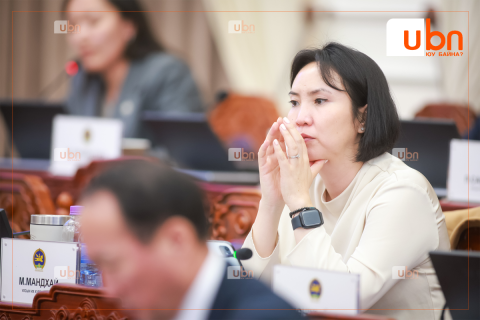 М.Мандхай: Төсвийн орлогыг 375 тэрбум төгрөгөөр буурахаар тооцсон нь төсвийн алдагдлыг нэмэгдүүлж болзошгүй