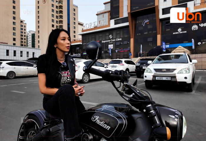 Н.ЭНХМАА: Хоббиндоо цаг гаргадаг эмэгтэйг “ЗАВТАЙ, ЗАВХАЙ, ХИЙМЭЛ“ гэх мэтээр тодорхойлж, үгийн муухайгаар хэлдэг. Одоо тийм өрөвдөлтэй эмэгтэйчүүд байхгүй