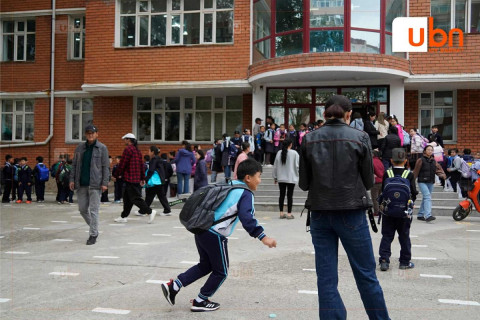 АМРАХ АГШИН: Нэгдүгээр ангид орсон жаалуудын өхөөрдөм дүр зураг