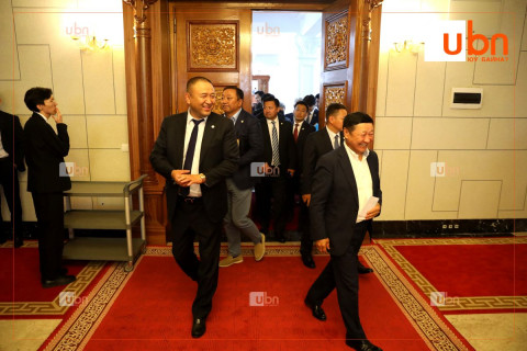 ТАНИЛЦ: Ирэх Даваа гарагт эхлэх намрын чуулганаар хэлэлцэх хуулийн төслүүд