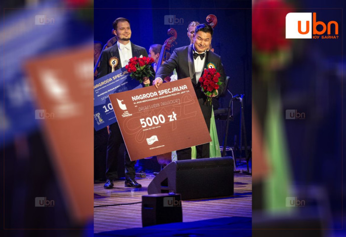 Польш улсад болсон дуурийн дуулаачдын уралдаанд Д.Дагвадорж түрүүллээ