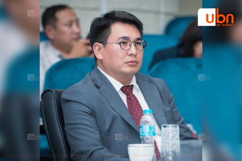 “Цемент шохой“ ХХК-ийн гүйцэтгэх захирал Д.Баттүвшинг үүрэгт ажлаас нь чөлөөллөө