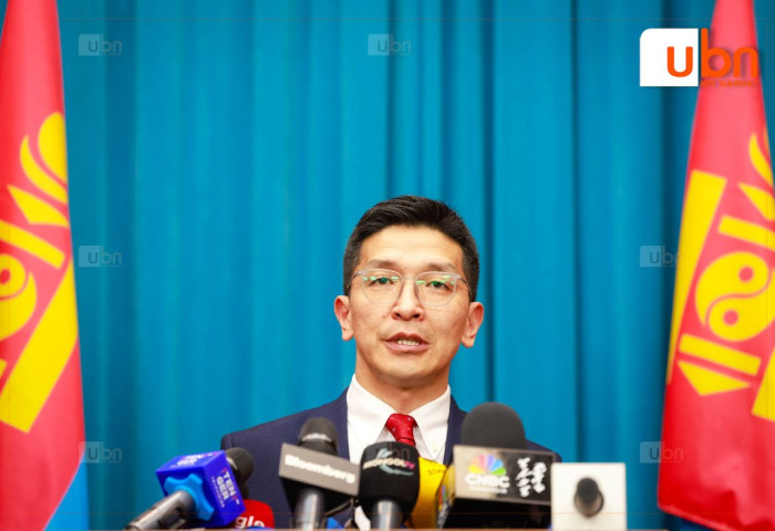 ШУУД: Засгийн газрын хуралдаанаас гарсан шийдвэрүүдийг танилцуулж байна