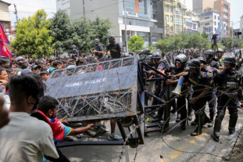 ГХЯ: Эсэргүүцэгчдийн жагсаал болж, эмх замбараагүй байдал үүссэн Балба Улсад Монгол Улсын 6 иргэн байна