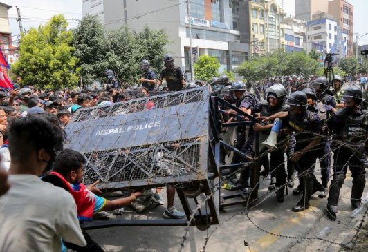 ГХЯ: Эсэргүүцэгчдийн жагсаал болж, эмх замбараагүй байдал үүссэн Балба Улсад Монгол Улсын 6 иргэн байна