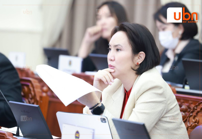 М.Мандхай: Монгол Улс бол ДАРАНГУЙЛЛЫН улс биш. Бид ХААН бусад нь БООЛ гэж боддог хэсэг хүмүүс байна