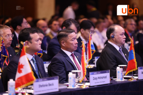 Дэлхийн 68 орны төлөөлөл чуулсан “Сөүлийн батлан хамгаалахын яриа хэлэлцээ”-д Батлан хамгаалахын сайд Д.Батлут оролцлоо