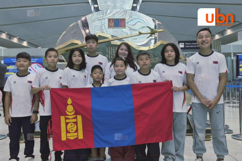 Монголын усанд сэлэлтийн өсвөрийн  баг олон улсын тэмцээнд оролцохоор мордлоо