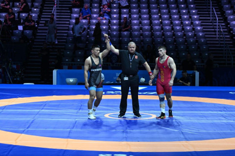 Чөлөөт бөхийн ДАШТ: Т.Тулга эхний ялалтаа авлаа