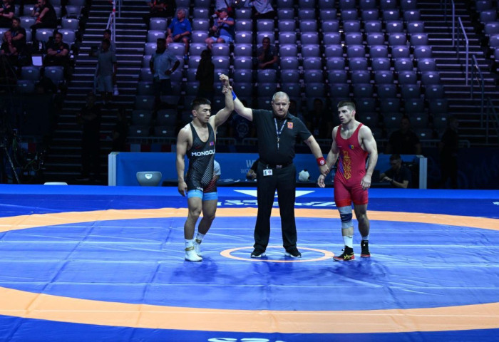 Чөлөөт бөхийн ДАШТ: Т.Тулга эхний ялалтаа авлаа