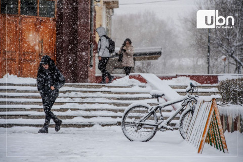 ЦУОШГ: Шинэ 7 хоногийн эхний өдрүүдэд ихэнх нутгаар хүйтэрч, нойтон цас орно