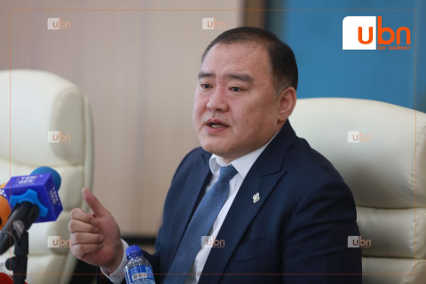 Л.Гантөмөр: О.Цогтгэрэл ямар хүнээр АН-ын бүлгээ удирдуулах вэ гэдгээ өөрөө шийдэг л дээ