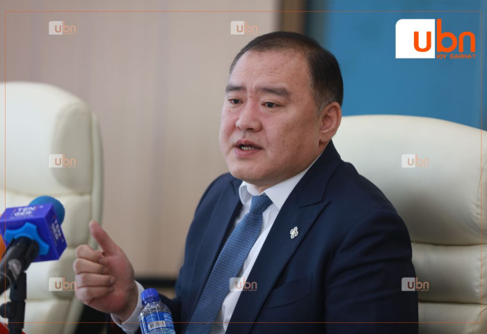 Л.Гантөмөр: О.Цогтгэрэл ямар хүнээр АН-ын бүлгээ удирдуулах вэ гэдгээ өөрөө шийдэг л дээ