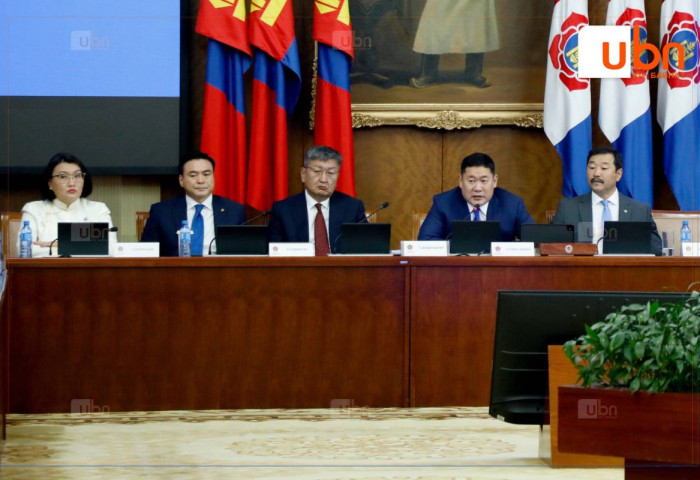 МАН-ын БҮЛЭГ: Төсвийн тухай хуулийн төсөл хэлэлцэж байна