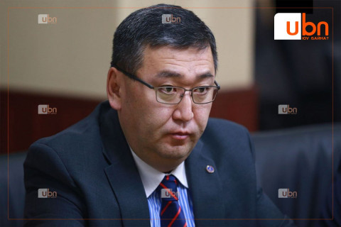 ШУУД: Гашуунсухайт-Ганцмод төмөр замын гэрээний асуудлаар АҮЭБ-ийн сайд асан Ц.Туваан мэдээлэл хийж байна