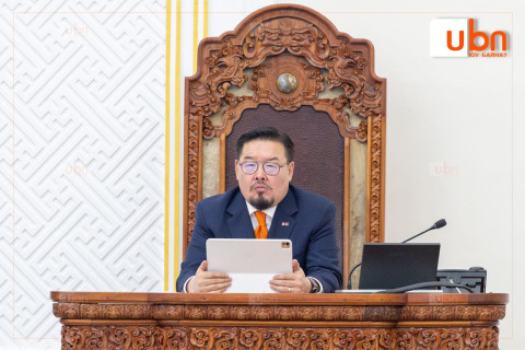 Г.Занданшатар: Эрдэнэт үйлдвэр бол тэжээлийн цэгийн үнээ биш