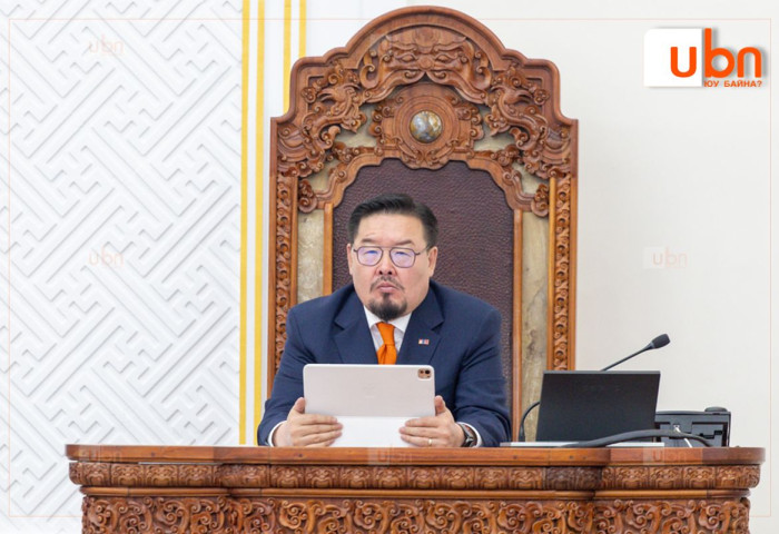 Г.Занданшатар: Эрдэнэт үйлдвэр бол тэжээлийн цэгийн үнээ биш