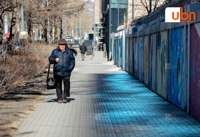 ӨГЛӨӨНИЙ МЭНД: Улаанбаатарт 12 хэм дулаан, үүлшинэ