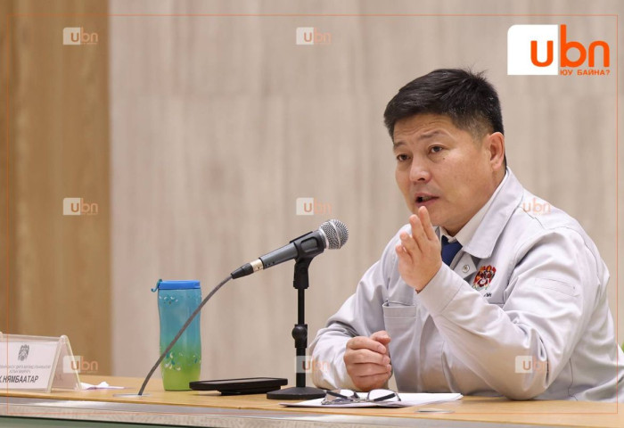 Х.Нямбаатар: “Сарын өмнө комисс хүлээн авсан явган зам хуулаад хаячихлаа, Х.Нямбаатар аа“ гээд бүтэн зунжин таны өмнөөс би зодууллаа, Чойжоо сайд аа