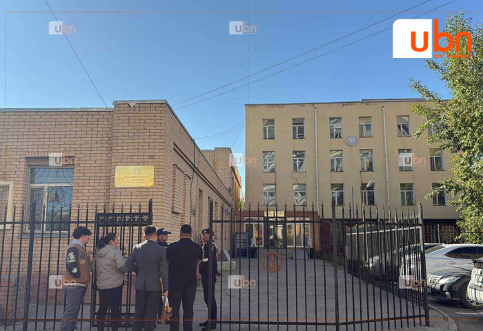 “Жем молл” -д эхнэрээ хутгалж хөнөөсөн хэргийг хаалттай хэлэлцэх санал гаргаж, шүүх хурал түр завсарлалаа