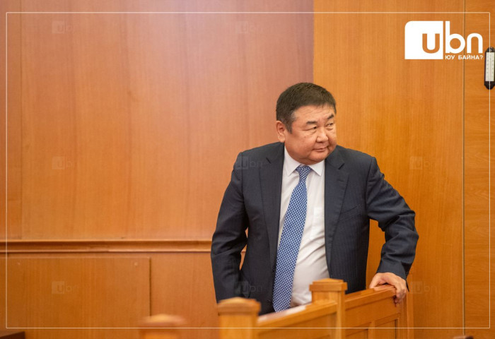 Д.Ганбат: Манайд дампуураагүй салбар үлдсэн юм уу