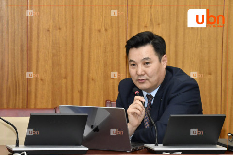 Д.Бум-Очир: 45 хоногт багш бэлтгэнэ гэдэг балай юмаа дахиад битгий яриарай, П.Наранбаяр сайд аа