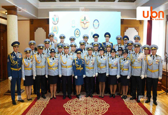 Онцгой байдлын байгууллагаас таван хурандаа цолтон төрлөө