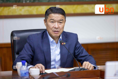 Батлан хамгаалахын сайдын шийдвэрээр эрэн хайх ажиллагаанд техник хэрэгсэл илгээлээ