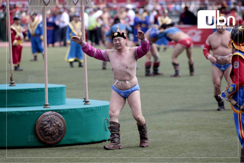 Дархан аварга Б.Бат-Эрдэнийн нэрэмжит өсвөр үе, залуучуудын Улсын аварга шалгаруулах барилдаан болно