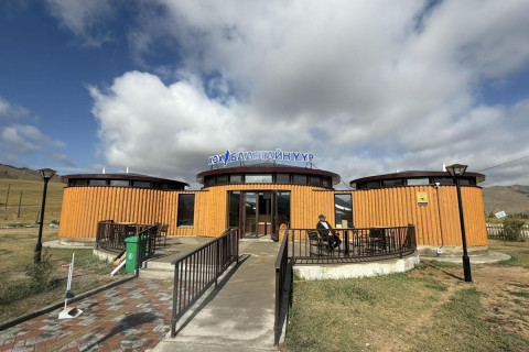 Анхны “Хөх баавгайн үүр“ Хөвсгөл аймгийн Жаргалант суманд ашиглалтад орлоо