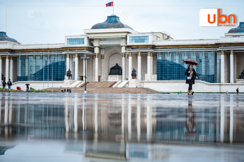 Улаанбаатарт 11 хэм дулаан, бороотой