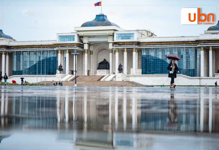 Улаанбаатарт 11 хэм дулаан, бороотой