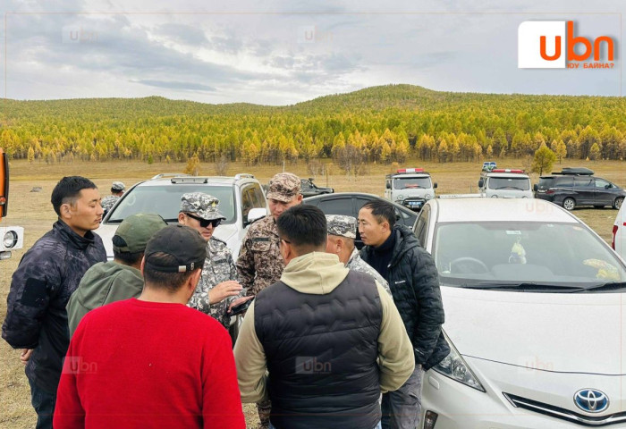 Хоёр настай хүүг хайхдаа нурангаас эрэн хайх ажиллагаанд ашигладаг “Могойн нүд дуран“ гэх төхөөрөмжийг ашиглаж байна