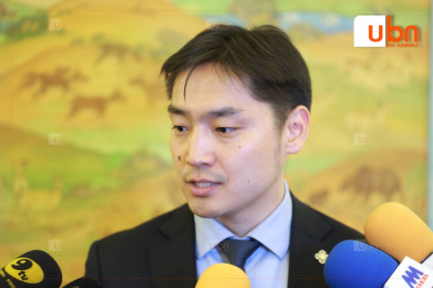 Г.Лувсанжамц: Уул уурхай гэхээр л “ПҮҮ, ПАА“ гэдэг зарим улстөрчид болимоор байна