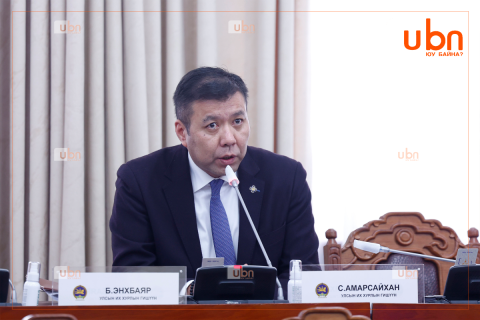Б.Энхбаяр: Хэлэлцэж байгаагаас өөр асуудлаар завсарлага авна гэсэн дэг байхгүй