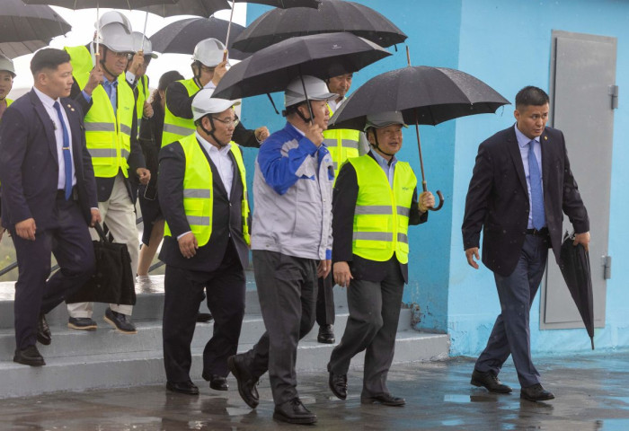 Цог Жавхлант Эзэн Хаан Нарүхито өнөөдөр Ус сувгийн удирдах газарт зочиллоо