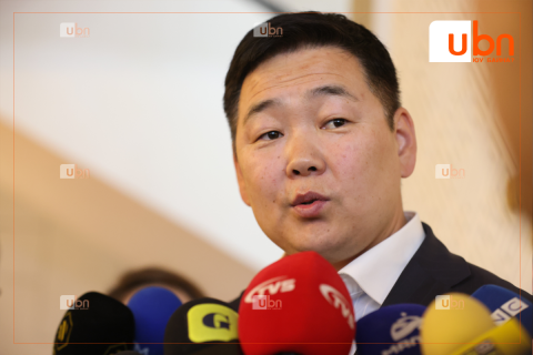 С.Эрдэнэбат: Боловсролын салбарыг тэргүүлэх салбар болгохын тулд багшийн цалинг 3.5 сая болгох шаардлагыг дэмжиж байгаа