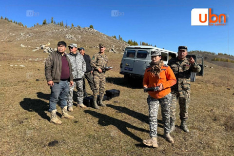 Хөвсгөл аймгийн Тариалан суманд алга болсон эмэгтэйг эрэлч нохдоор хайж эхэллээ