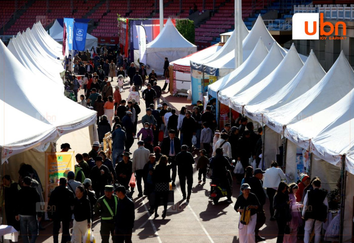 СУРВАЛЖИЛГА: “Намрын ногоон өдрүүд“ үзэсгэлэн хөл хөдөлгөөн ихтэй ч зарим бүтээгдэхүүн хэт үнэтэй байгаад иргэд “ам муутай“ байна