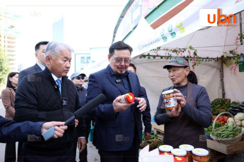 Тариаланч, ногоочид үзэсгэлэн худалдааны цагийг уртасгах, Төв цэнгэлдэхийн машины зогсоолын төлбөрөөс чөлөөлөх саналыг Ерөнхий сайдад уламжлав