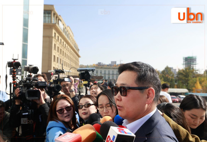 С.Эрдэнэбат: Хэрүүл удахаараа сайн зүйлд хүрдэггүй. Ард түмэнд л халтай учраас намын даргын асуудлыг яаралтай шийдэх ёстой